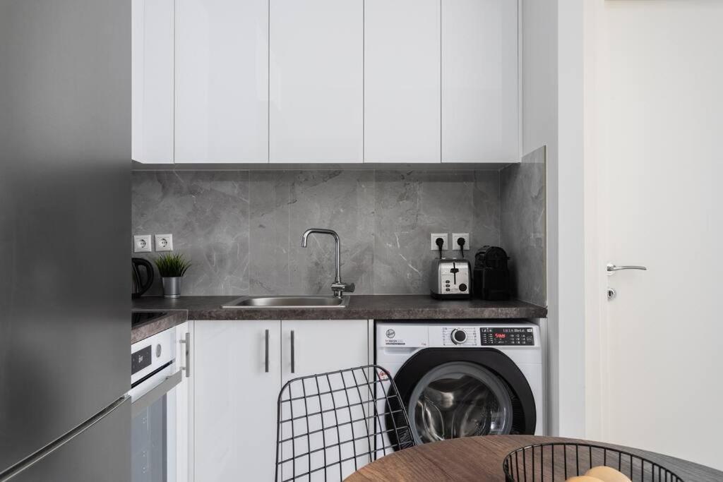 Sublime 1Br Apartment In Koukaki By Upstreet アテネ エクステリア 写真