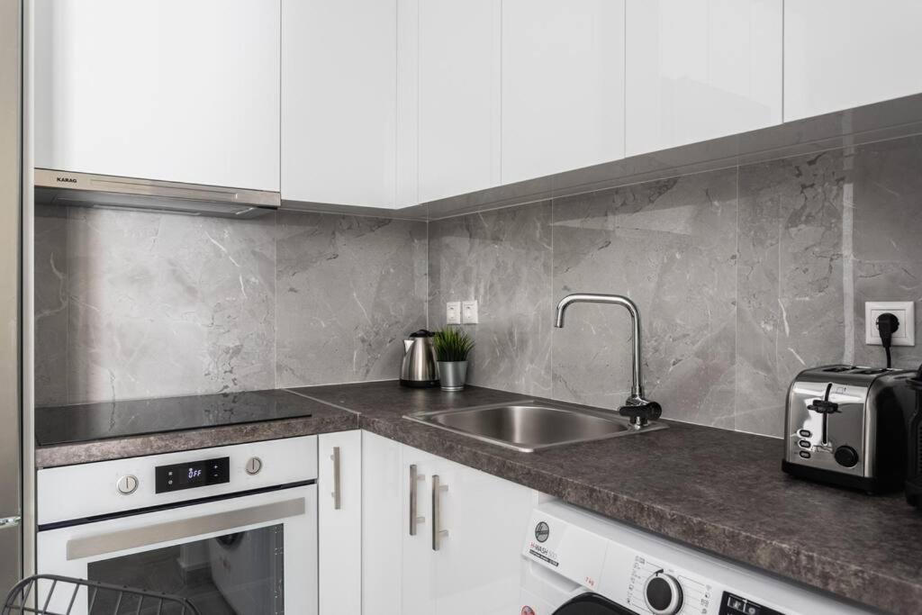 Sublime 1Br Apartment In Koukaki By Upstreet アテネ エクステリア 写真